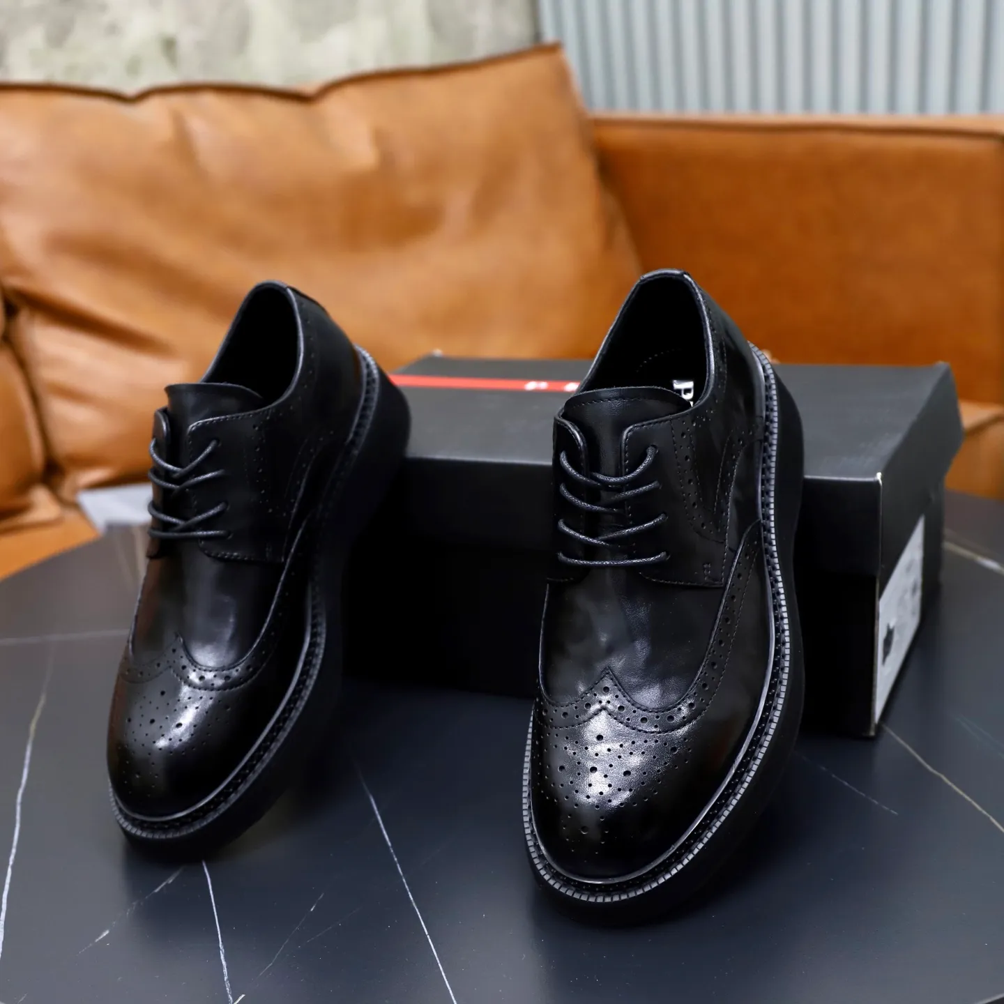 Ex-factory price: 640💰🙅‍♂️🙅‍♂️🙅‍♂️Cowhide Brand: PRADA Standard code: 38-44 (45 customized) Grade: Same as the official website Material: Original high-grade cowhide surface, cowhide lining, non-slip, soft and wear-resistant outsole Style category: Men's fashionable casual boots, distinguished luxury brand elements, top luxury Color: actual picture color